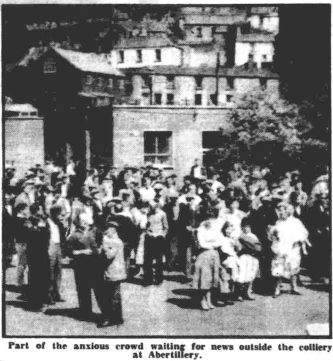 “Part of the anxious crowd waiting for news outside the colliery at Abertillery” (Coventry Evening Telegraph, Wednesday 29 June 1960)
